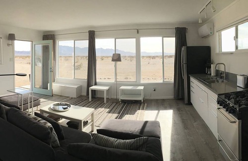 Wonder Valley Casa | ¡NUEVO! Wonder Valley Sky - Un hermoso retiro moderno de Joshua Tree