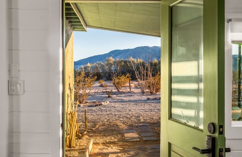 Wonder Valley Casa | Wonder Valley Green House (Hot Tub/BBQ/Hammocks)