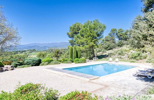Grambois Casa | Maravillosa casa de vacaciones privada con WIFI, piscina privada, TV, terraza y mascotas permitida