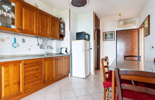 Santo Stefano al Mare Villa | Preciosa casa de vacaciones privada con WIFI, TV, terraza, mascotas permitida y aparcamiento