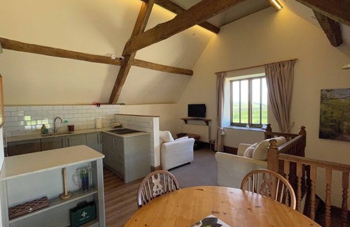 Kingston Casa | Wonderful 2 Bedroom Barn conversion in stunning setting with outstanding views