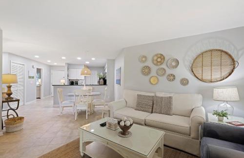 Shipyard Plantation Casa | Wonderful 2 BR w King and 2 Twins Large screen TVs Bikes & Beach Gear included