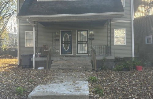 Near Eastside Casa | Wonderful 3-bedroom house with AC in Indianapolis