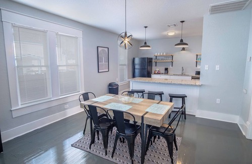 Nevada Street Cabaña | Wonderful 3 BR 2 BA Near Downtown