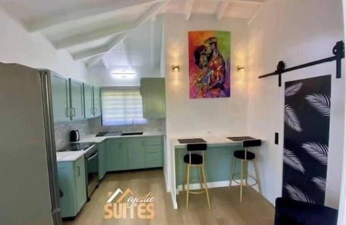 Orange Hill Apartamento | Wonderful 4-bedroom combined apartment with AC in Carnbee