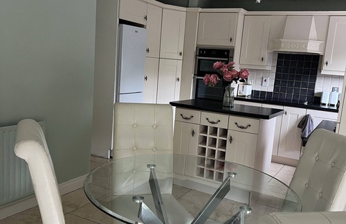 Newry Casa | Wonderful 4-bedroom house in Newry Central