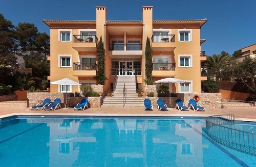 Cala San Vicente Apartamento | Maravilloso apartamento "Pinos Altos T2" con piscina, Wi-Fi, balcón y terraza