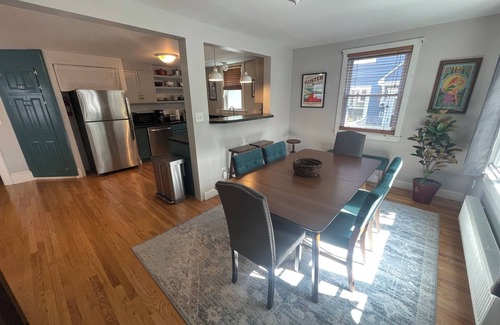 Oakdale Apartamento | Wonderful Back Cove 2BR Apartment, Near Downtown