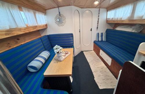 Sant Adria de Besos Alquiler De Eote | Wonderful boat experience for families and friends