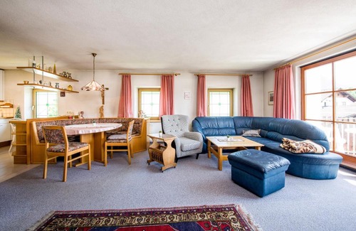 Reutte Apartamento | Wonderful bright apartment with balcony & garden