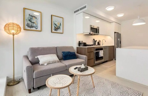 Sunnyside Apartamento | *Wonderful* City View Condo in Trendy Kensington