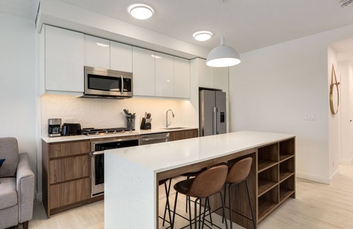 Sunnyside Apartamento | *Wonderful* City View Condo in Trendy Kensington