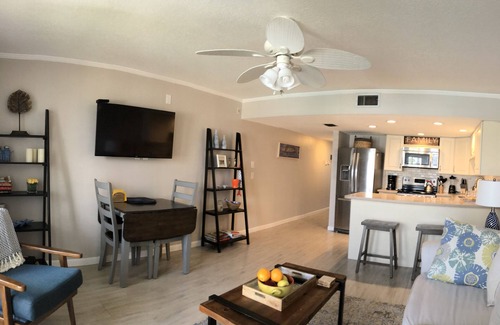 Port Charlotte Condominio | Maravilloso condominio en el río Myakka, cerca de las playas. Recientemente remodelado