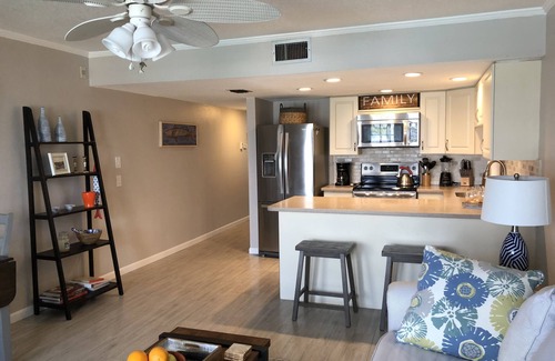 Port Charlotte Condominio | Maravilloso condominio en el río Myakka, cerca de las playas. Recientemente remodelado