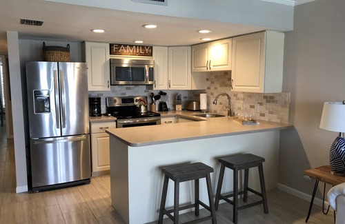 Port Charlotte Condominio | Maravilloso condominio en el río Myakka, cerca de las playas. Recientemente remodelado