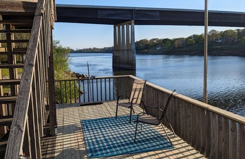 Morris Chapel Cabaña | Wonderful cottage on the Tennessee River Crump Tn.