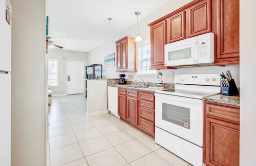 Myrtle Beach Cabaña | Wonderful Cottage by the Soft Sand Beach