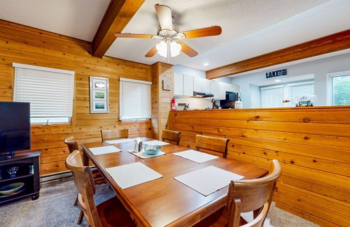 McHenry Casa | Wonderful dog-friendly ski-in/out retreat with balcony, spacious deck, & W/D