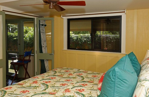 Kamuela Cabaña | Vintage Beach Cottage $ 205