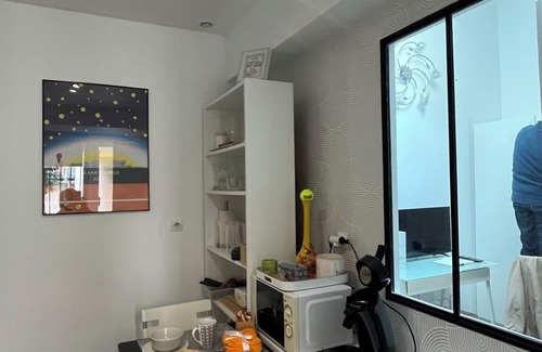 Billancourt–Rives de Seine Apartamento | Wonderful 1-bedroom apartment with WiFi in Boulogne-Billancourt Rolland Gaross