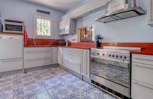Evenos Casa | Preciosa casa de vacaciones privada con piscina privada, A/C, WIFI, TV, terraza y aparcamiento