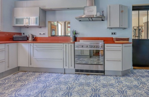 Evenos Casa | Preciosa casa de vacaciones privada con piscina privada, A/C, WIFI, TV, terraza y aparcamiento