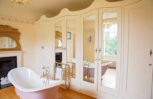 Beachley Casa | Wonderful Georgian Manor House sleep 28 in Chepstow with Games Room .