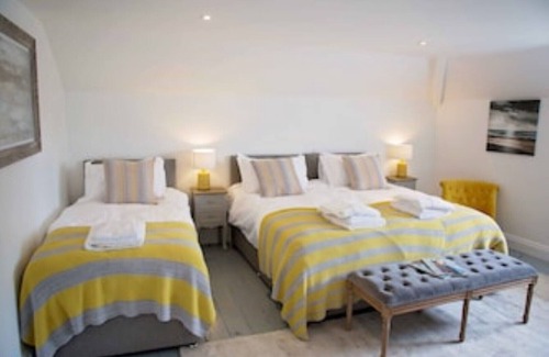 Beachley Casa | Wonderful Georgian Manor House sleep 28 in Chepstow with Games Room .