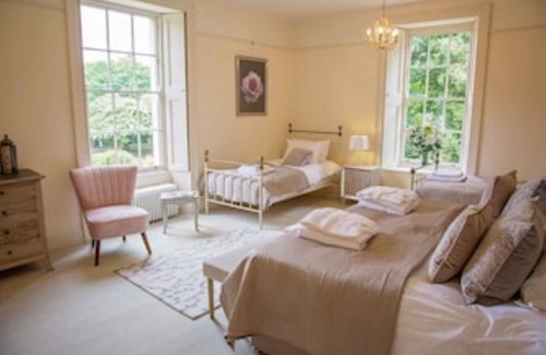 Beachley Casa | Wonderful Georgian Manor House sleep 28 in Chepstow with Games Room .