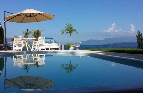 Vila Velha Casa | Maravillosa casa junto al agua en Angra dos Reis.
