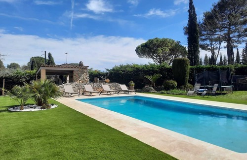 Le Tignet Villa | Encantadora casa con piscina de sol en la Riviera francesa