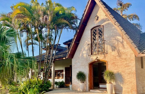 Carapicuiba Casa | Maravillosa casa con piscina y espacio gourmet.