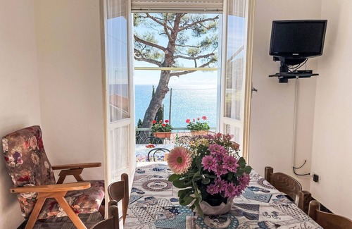 San Lorenzo al Mare Casa | Preciosa casa de vacaciones privada para 7 personas con TV, terraza y aparcamiento