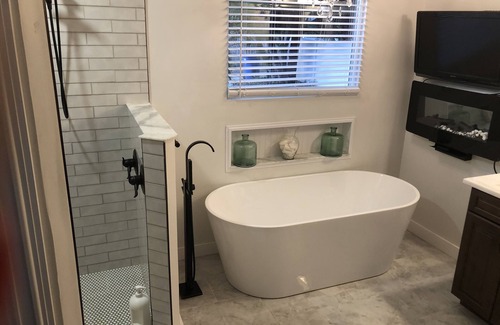 United Central Casa | Wonderful newly renovated and newly furnished bungalo in St Pete
