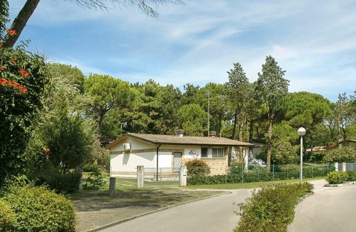 Lignano Pineta Casa | Maravillosa casa de vacaciones privada con A/C, TV, terraza, mascotas permitida y aparcamiento