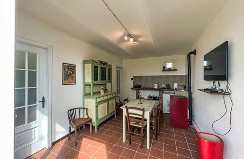 San Damiano dʼAsti Casa | Estupenda casa de vacaciones privada con A/C, WIFI, TV, patio, vista panorámica, aparcamiento