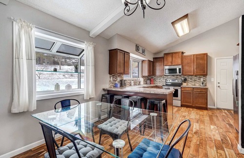 Village Seven Casa | Wonderful Pines! Spacious Yard w/ Hot Tub