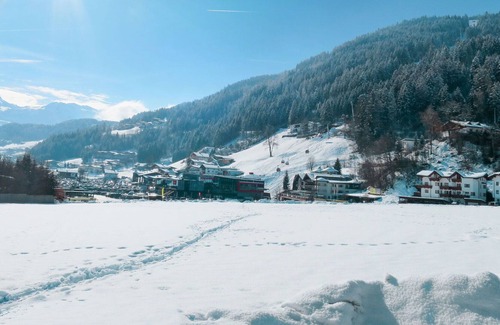 Kaltenbach Casa | Estupenda casa de vacaciones privada para 6 personas con WIFI, TV, terraza y aparcamiento