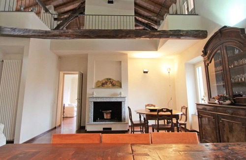 Porto Valtravaglia Villa | Maravillosa casa de vacaciones privada con WIFI, piscina privada, TV, patio y aparcamiento