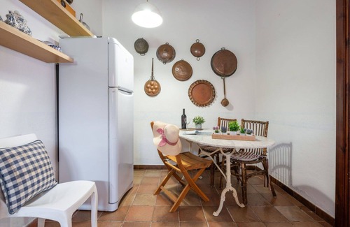 Geremeas Villa | Preciosa casa de vacaciones privada para 6 personas con TV, patio y aparcamiento