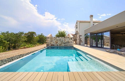 Nenadici Casa | Casa de vacaciones privada con A/C, jacuzzi, WIFI, piscina privada, TV, terraza, aparcamiento