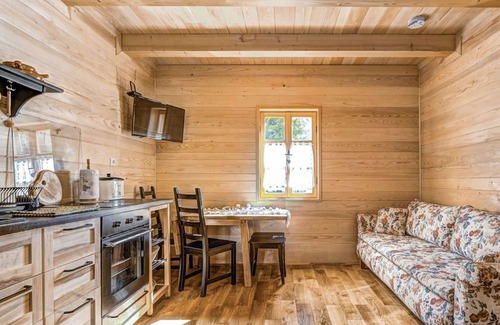 Vrelo Korenicko Casa | Preciosa casa de vacaciones privada para 4 personas con A/C, WIFI, TV y aparcamiento