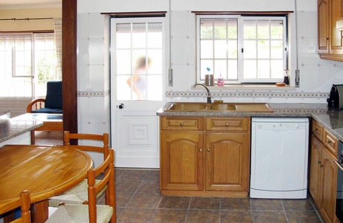 Torres Vedras Casa | Casa de vacaciones privada con WIFI, piscina privada, TV, terraza, mascotas permitida, aparcamiento