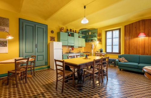 Cossano Belbo Casa | Casa de vacaciones privada con piscina privada, A/C, patio, mascotas permitida, aparcamiento