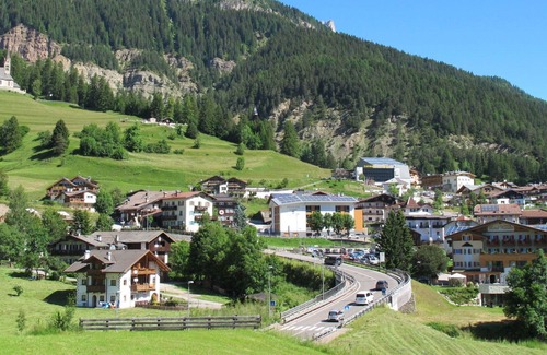 Vigo di Fassa Casa | Estupenda casa de vacaciones privada con WIFI, TV, balcón, mascotas permitida y aparcamiento
