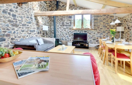 Umberleigh Villa | Maravillosa casa de vacaciones privada con WIFI, TV, patio, mascotas permitida y aparcamiento