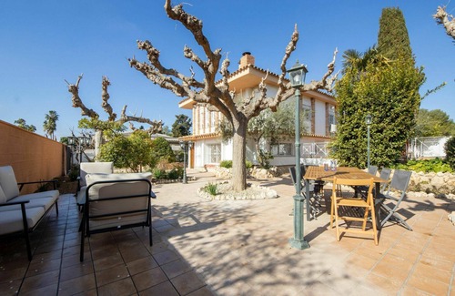 Tamarit Casa | Estupenda casa de vacaciones privada con A/C, WIFI, piscina privada, TV, balcón, aparcamiento