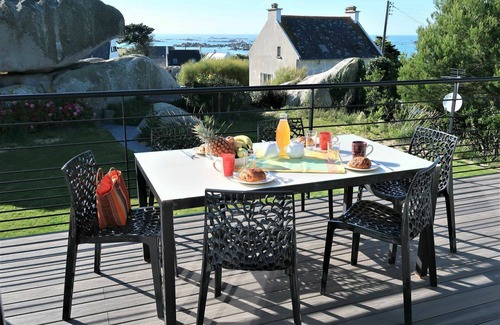Kerlouet Casa | Preciosa casa de vacaciones privada para 5 personas con WIFI, TV, balcón y aparcamiento