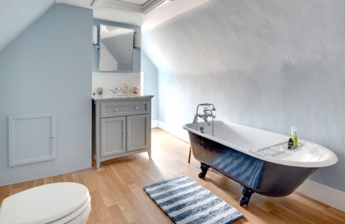 Barham Villa | Maravillosa casa de vacaciones privada para 7 personas con WIFI, TV, patio y aparcamiento