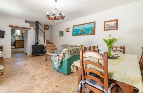 Cala Llombards Casa | Estupenda casa de vacaciones privada con TV, balcón, mascotas permitida y aparcamiento